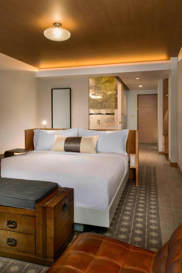 Deluxe King Room with City View at The Envoy Hotel, Autograph Collection