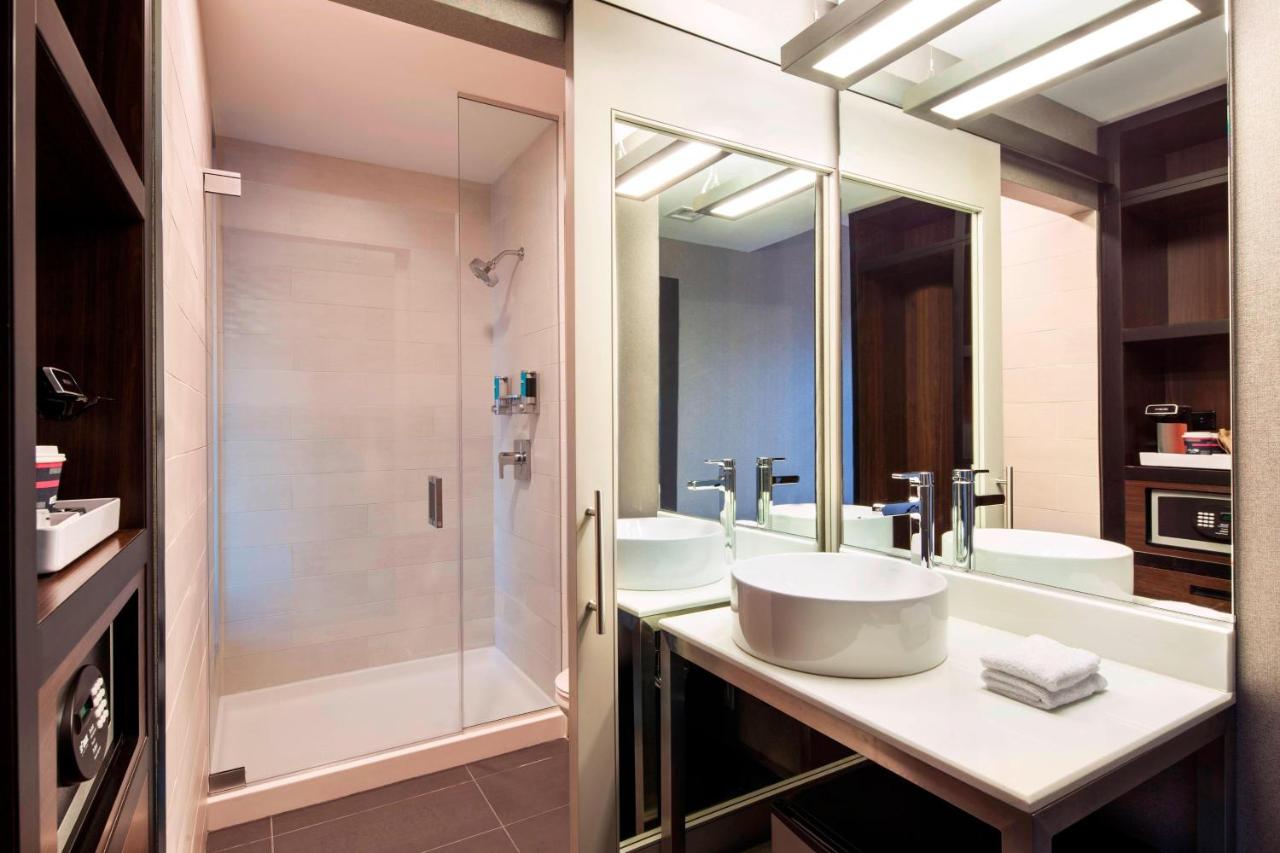 King Room - Hearing Accessible at Aloft by Marriott Boston Seaport District