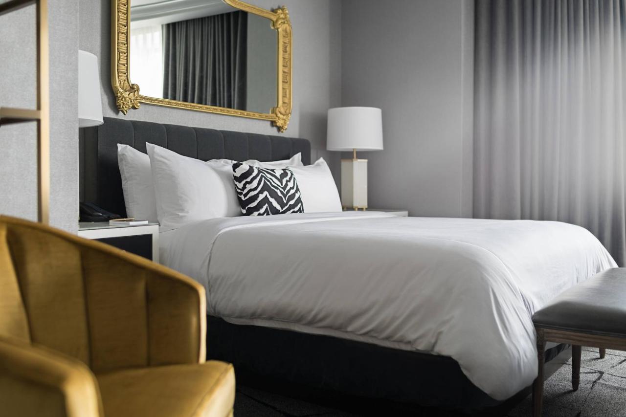 Guest room, King, River view at Hotel LeVeque, Autograph Collection