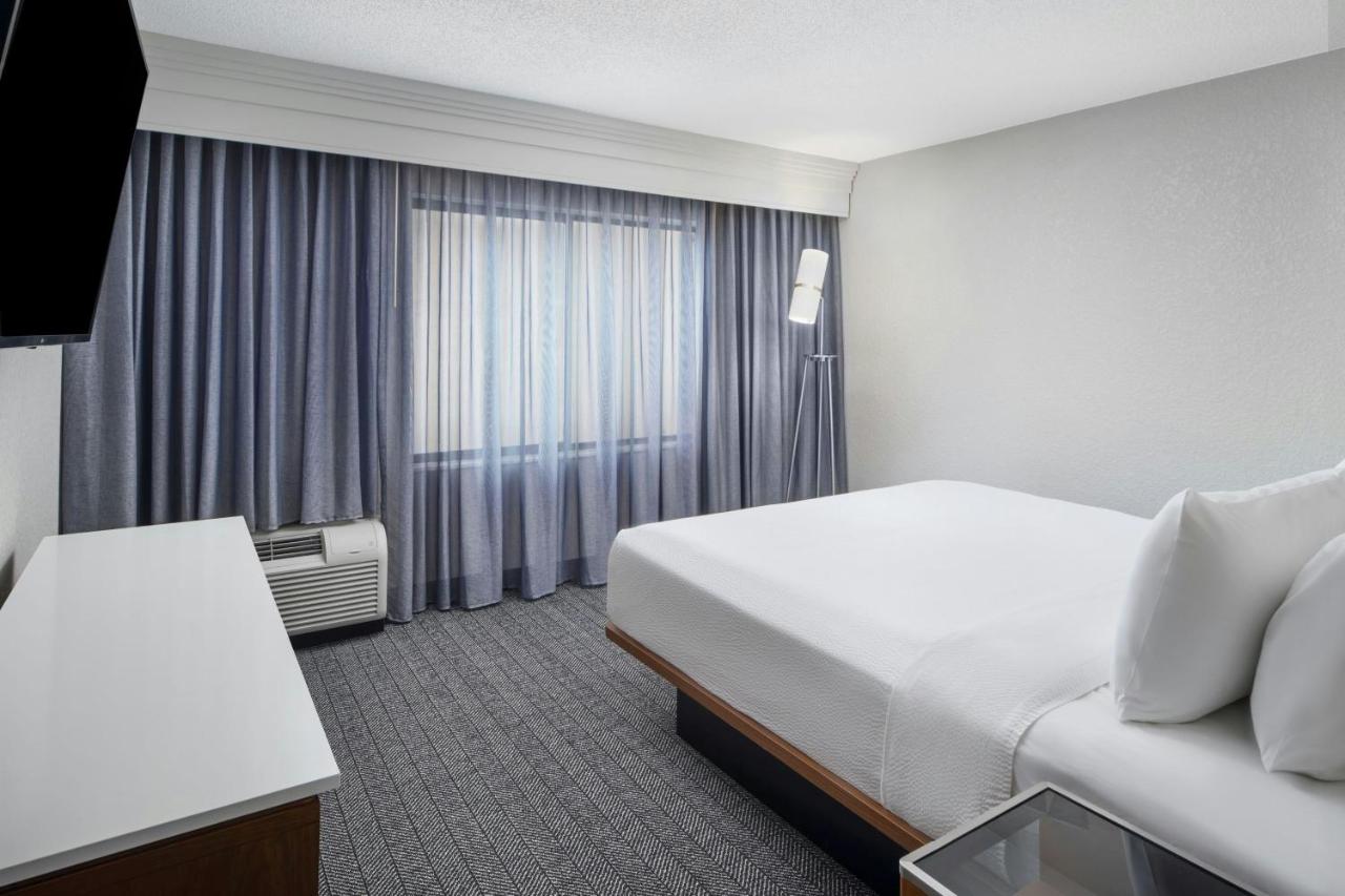  | Courtyard by Marriott Baton Rouge Siegen Lane