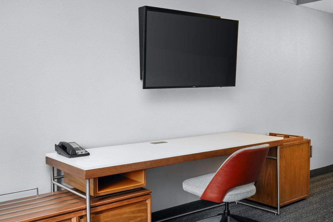  | Courtyard by Marriott Baton Rouge Siegen Lane