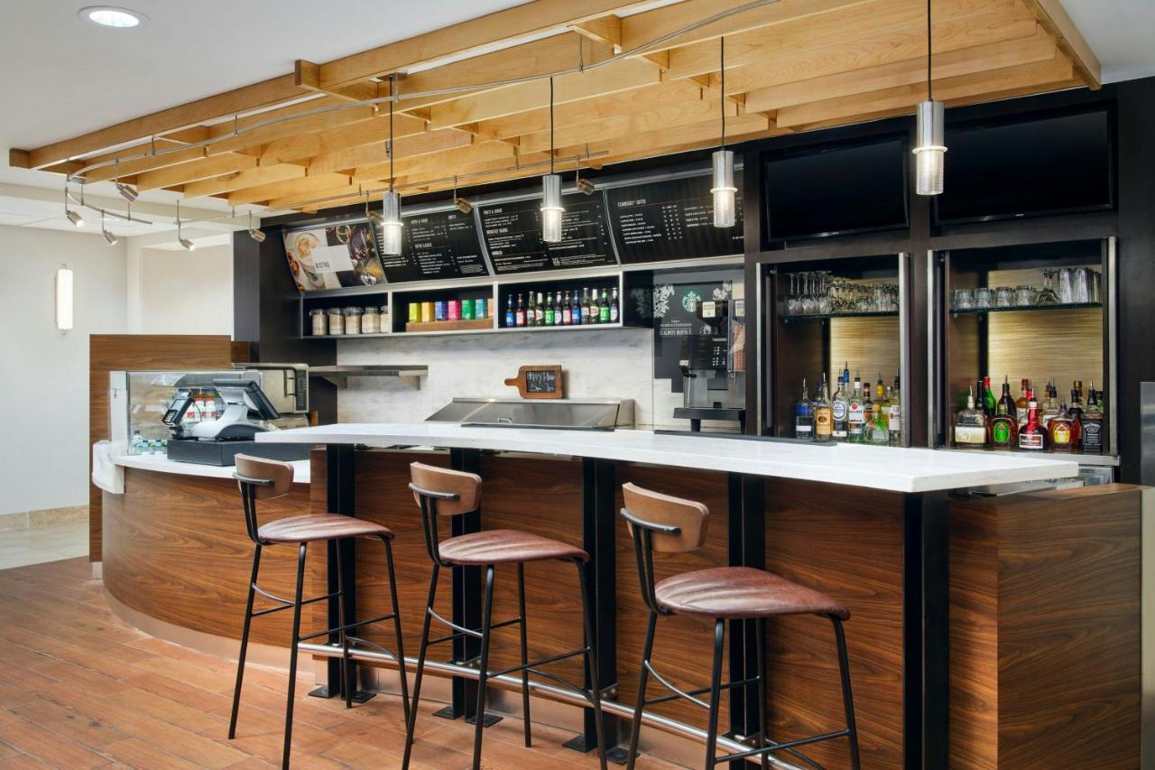  | Courtyard by Marriott Baton Rouge Siegen Lane