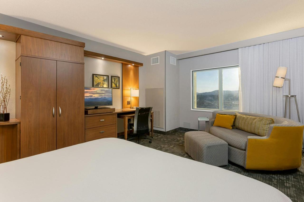 | Courtyard by Marriott Asheville Airport
