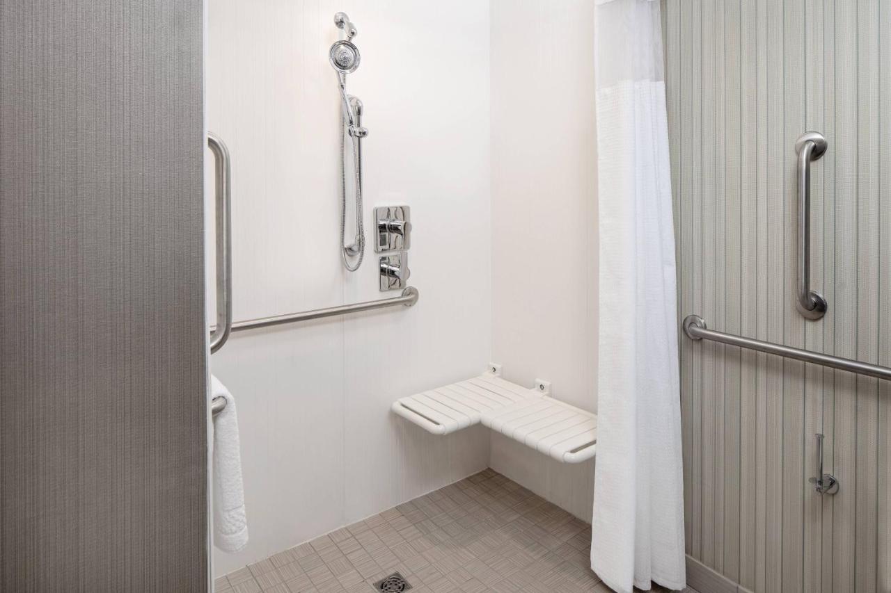 | Courtyard by Marriott Dallas Downtown/Reunion District