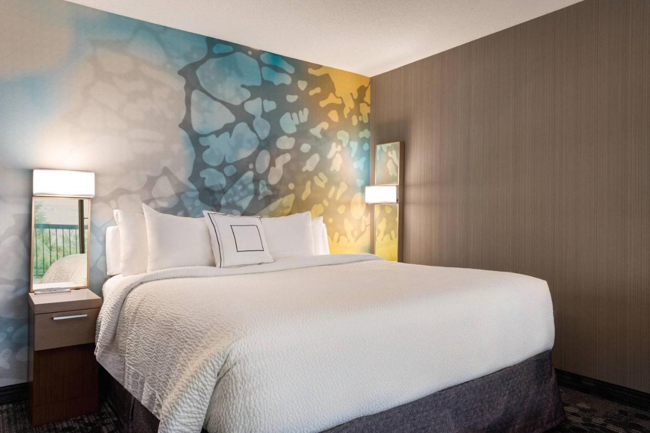 King Room with Sofa Bed at Courtyard by Marriott Dayton North