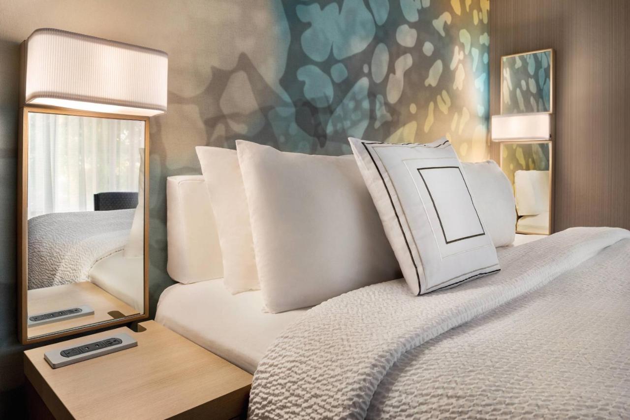 Double Room with Two Double Beds at Courtyard by Marriott Dayton North