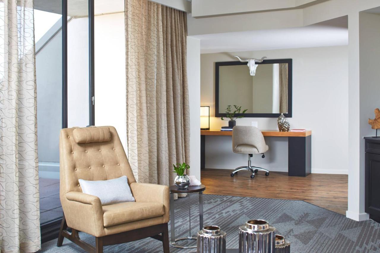 | The Worthington Renaissance Fort Worth Hotel