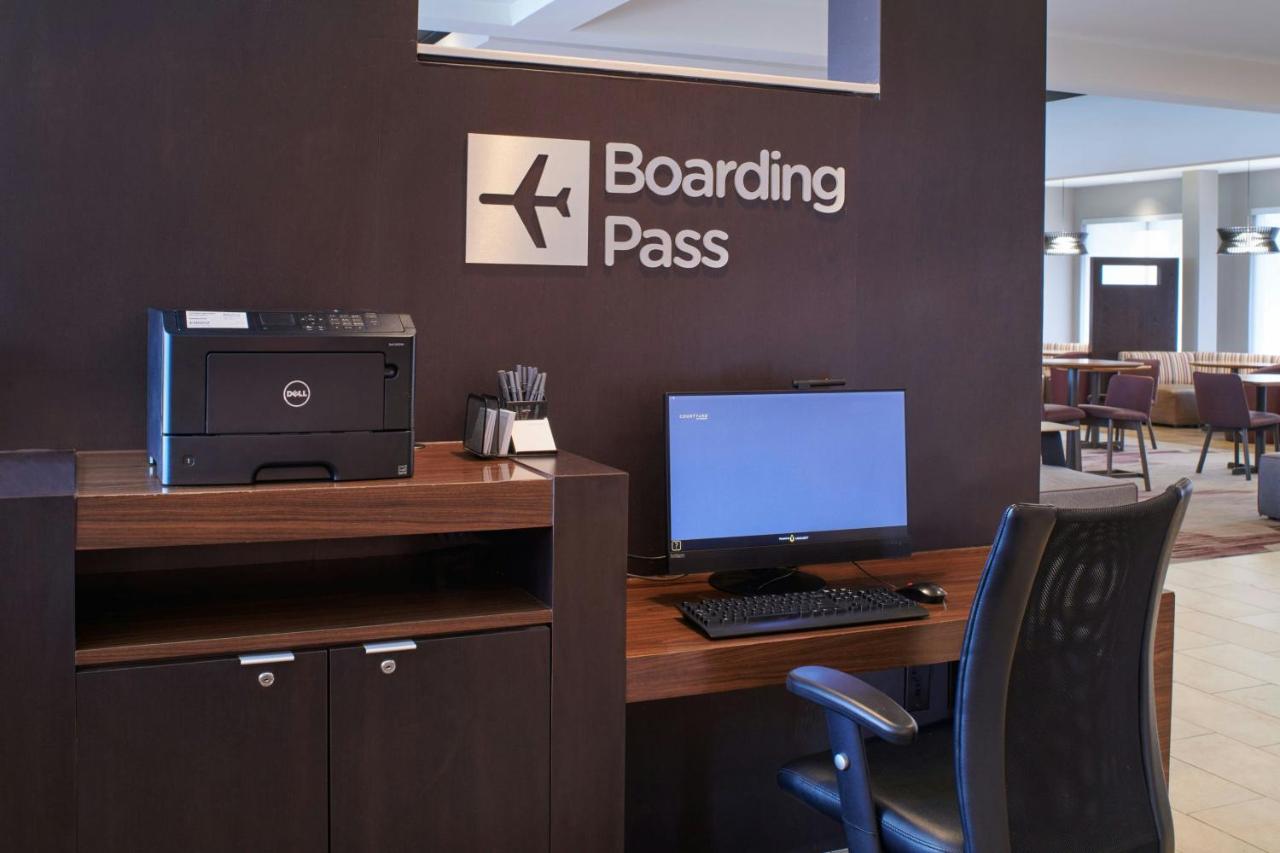 | Courtyard by Marriott Detroit Metropolitan Airport Romulus