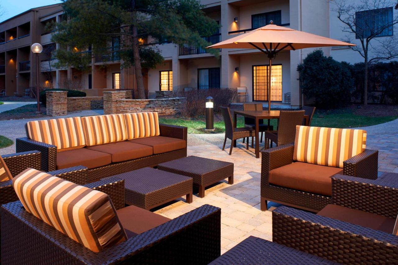 | Courtyard Dayton South Mall