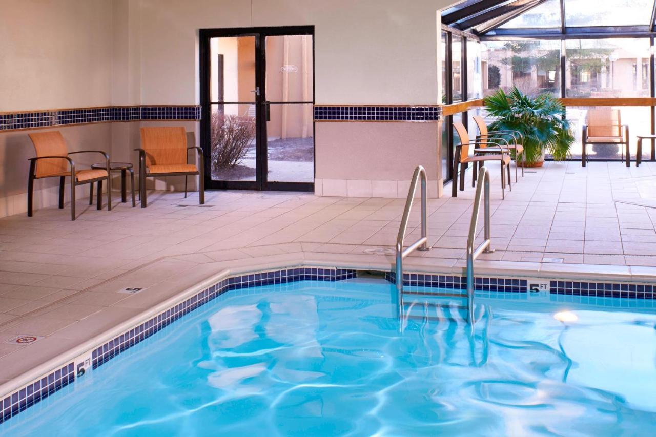 | Courtyard Dayton South Mall