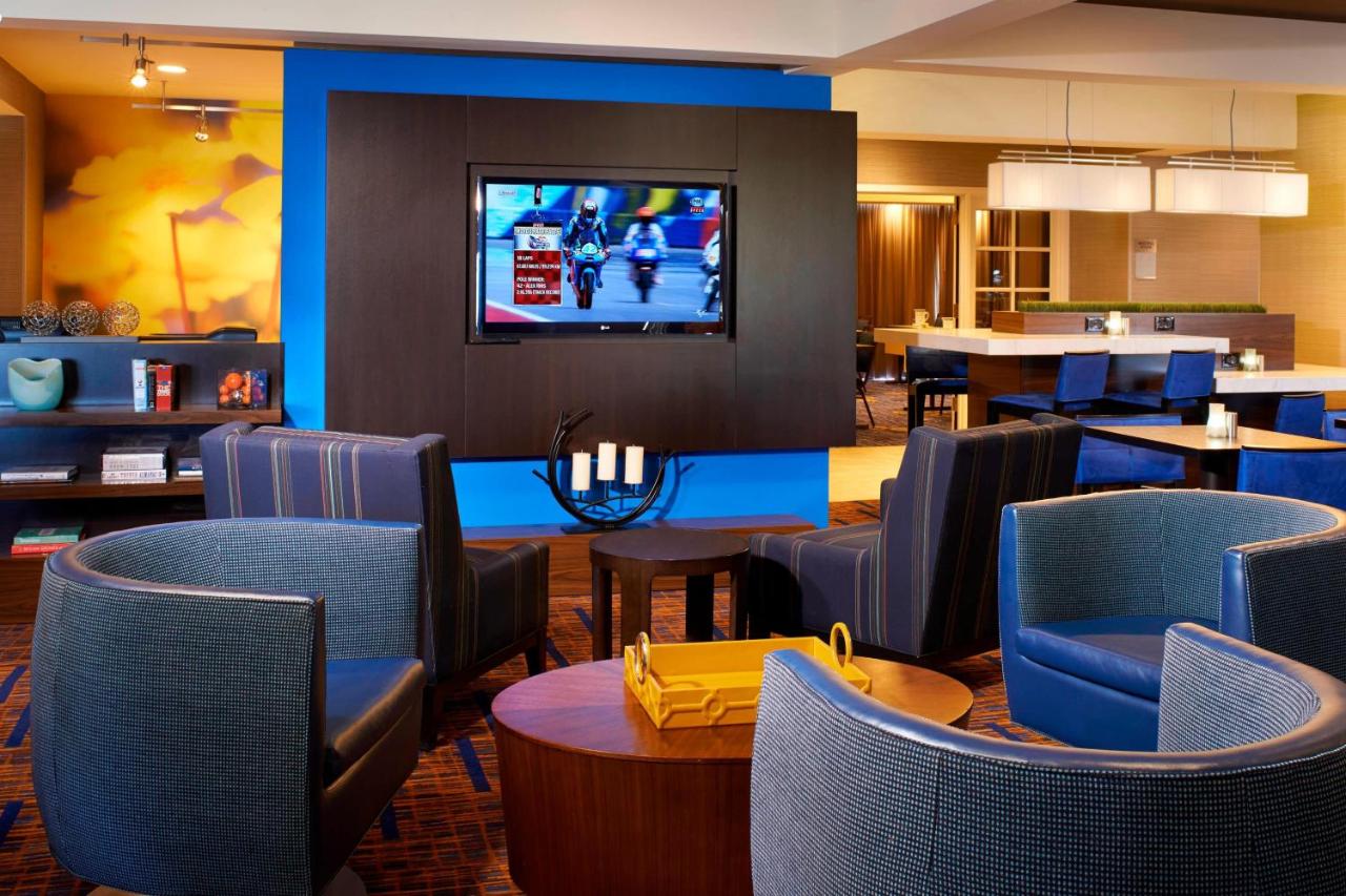 | Courtyard Detroit Utica