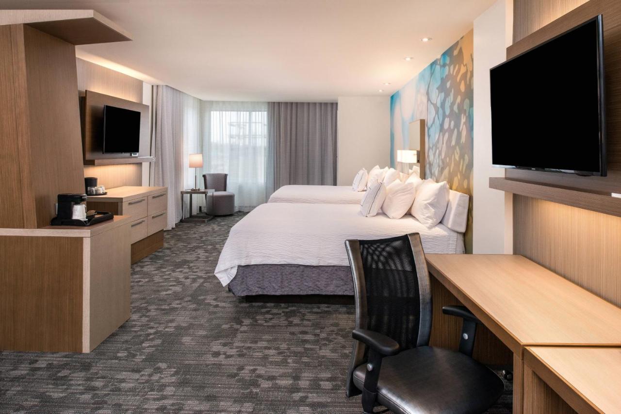Suite, 2 Queen, Sofa bed at Courtyard by Marriott Detroit Farmington