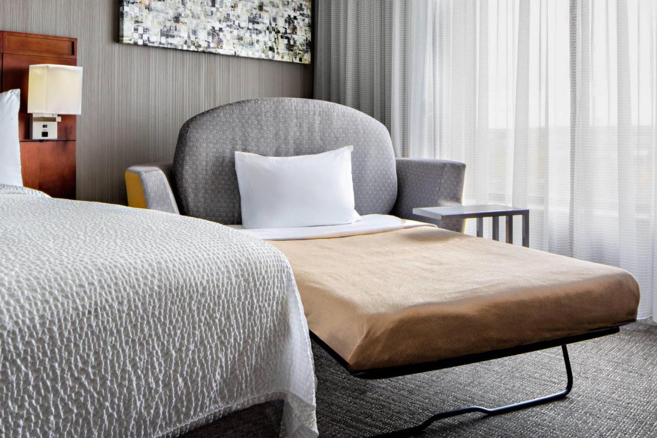 | Courtyard Grand Rapids Downtown