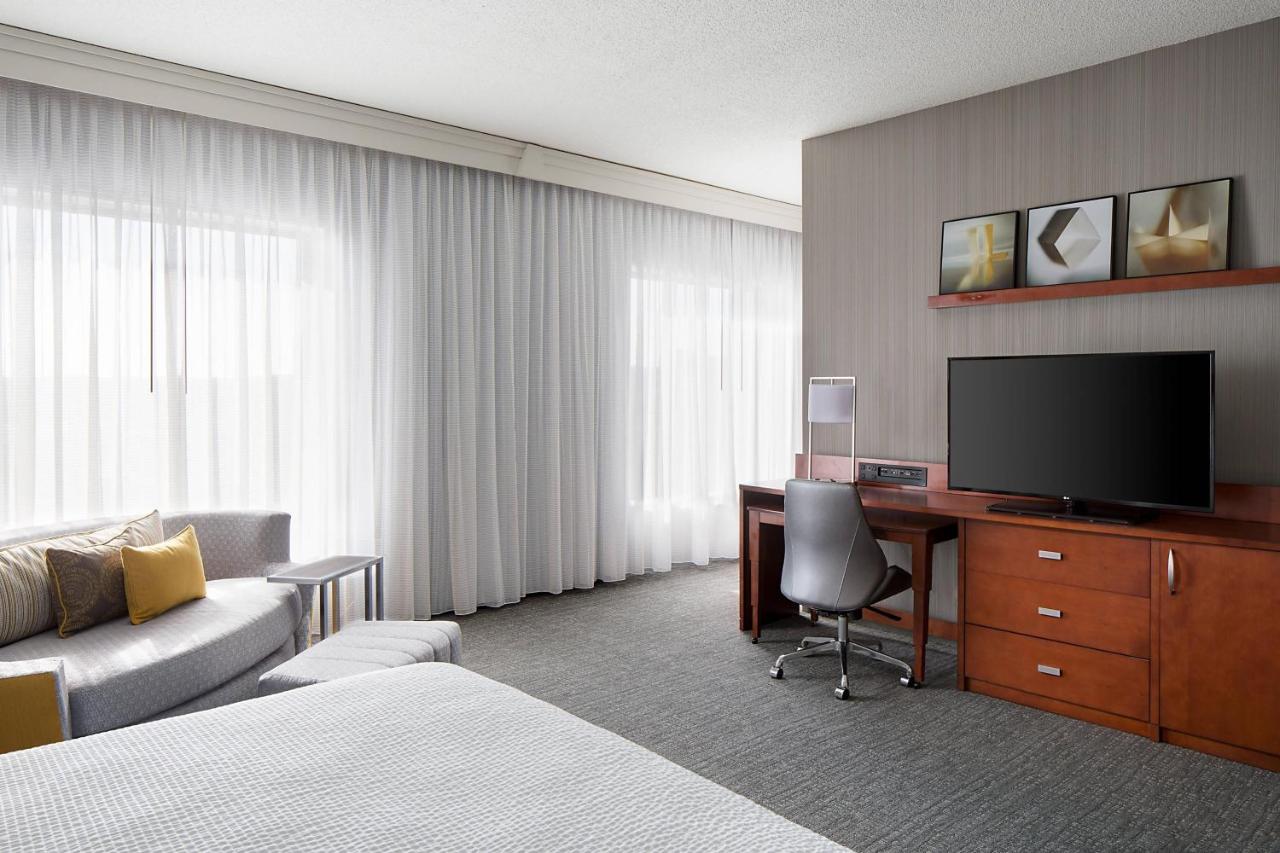 | Courtyard Grand Rapids Downtown
