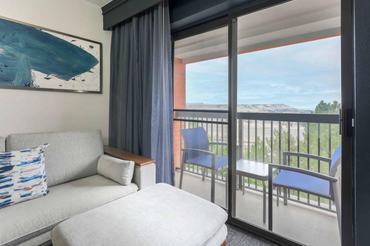 Larger Guest room, 1 King, Sofa bed at Courtyard by Marriott Denver Golden/Red Rocks