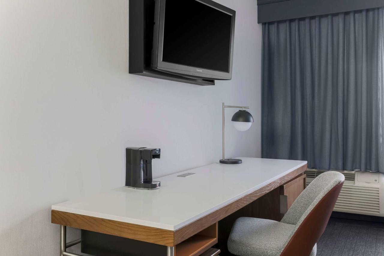 King Room - Hearing Accessible at Courtyard by Marriott Denver Golden/Red Rocks