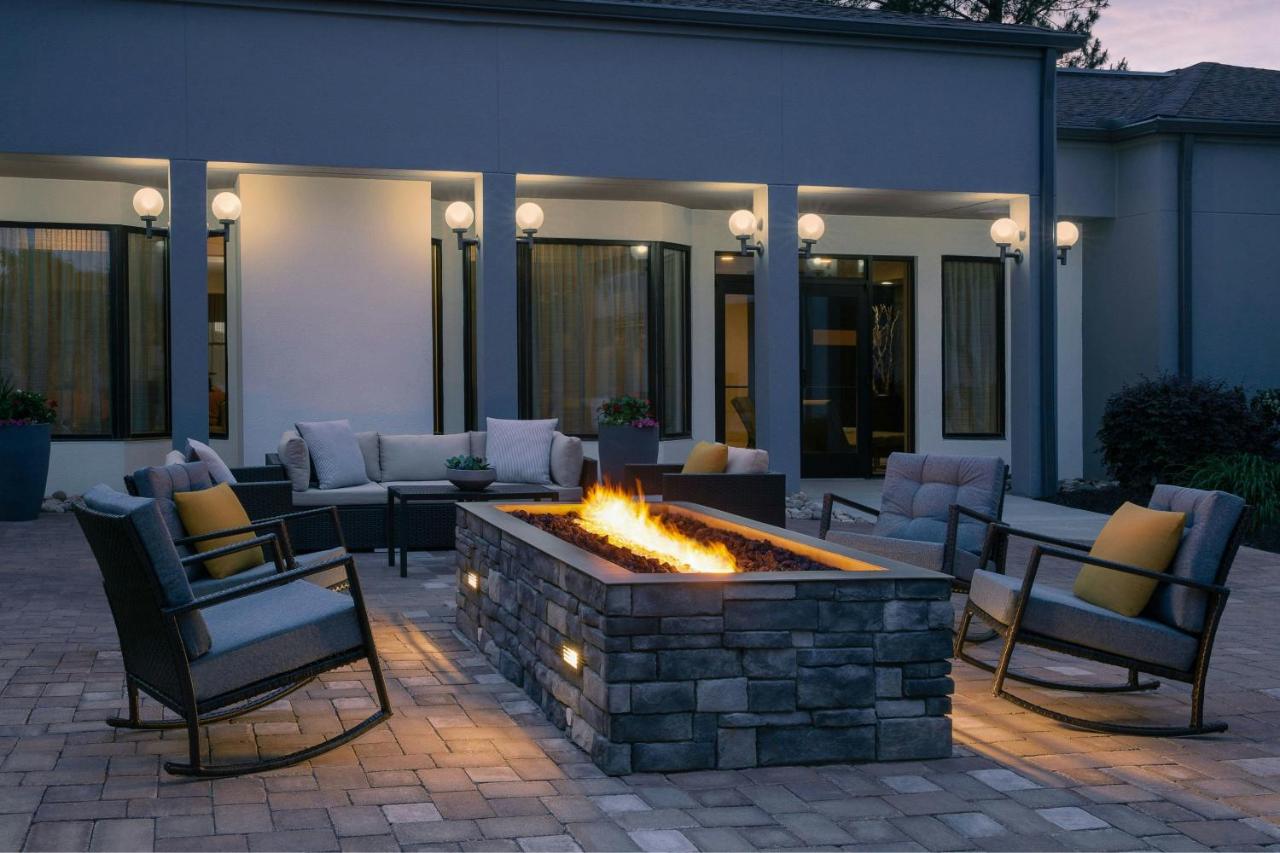 | Courtyard by Marriott Greensboro
