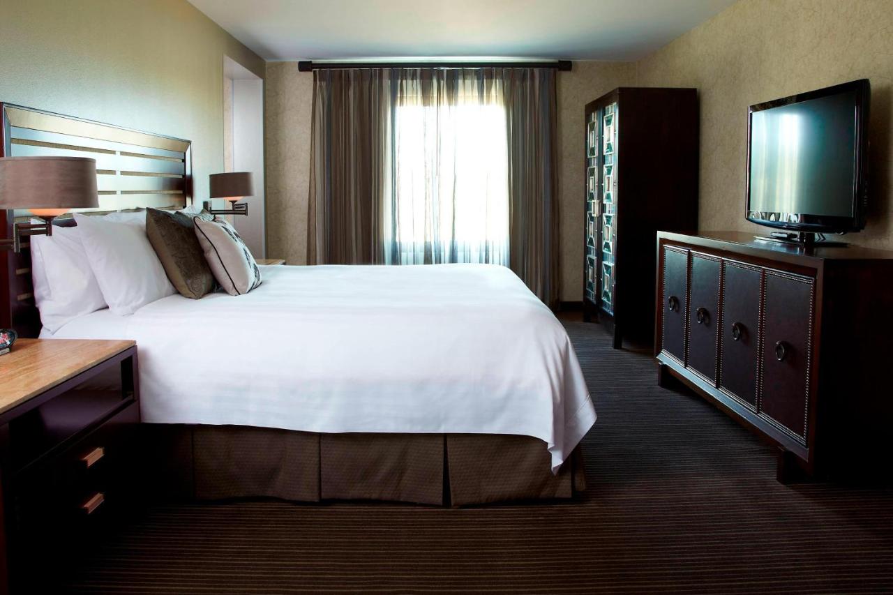 | Courtyard by Marriott Buffalo Amherst/University
