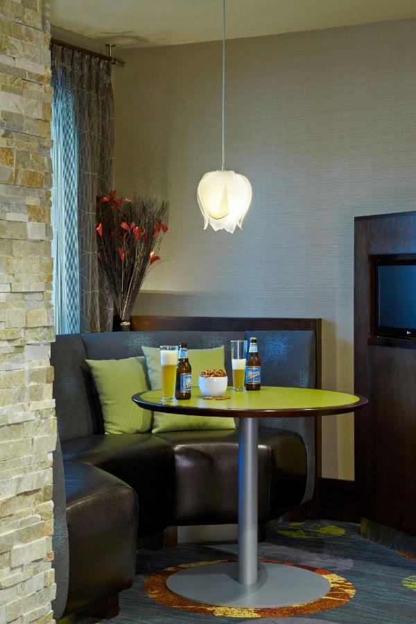 | Courtyard by Marriott Buffalo Amherst/University