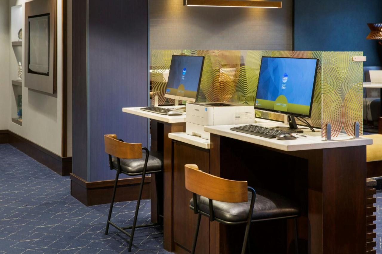 | Courtyard by Marriott Buffalo Amherst/University
