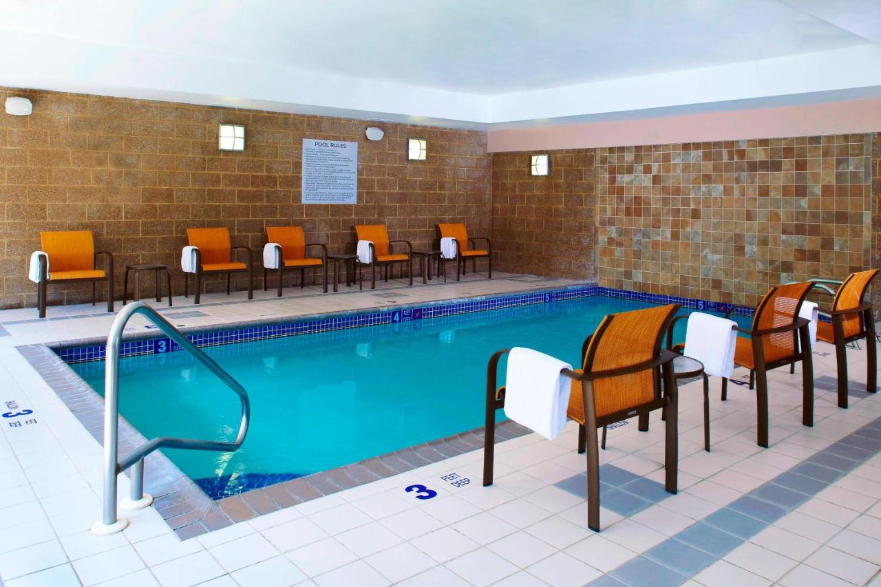 | Courtyard by Marriott Buffalo Amherst/University