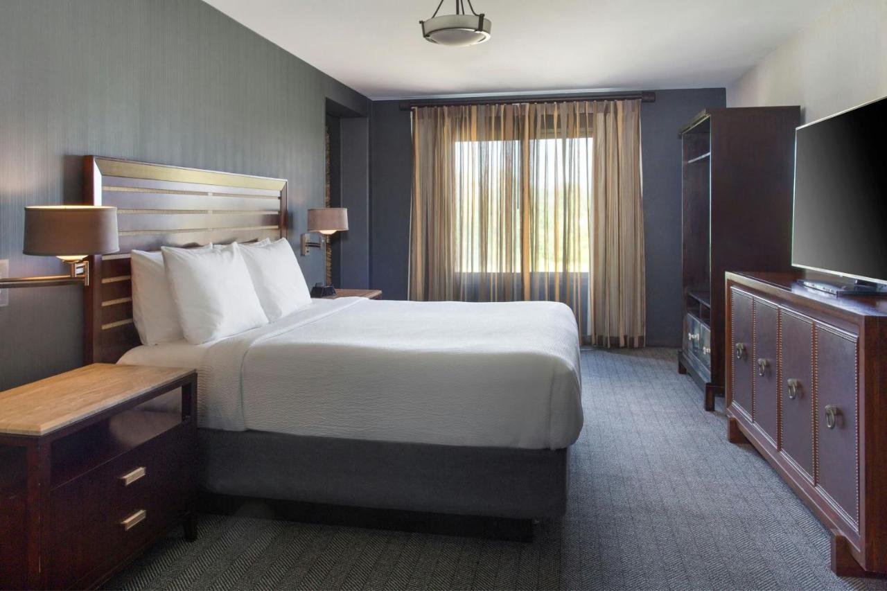 | Courtyard by Marriott Buffalo Amherst/University