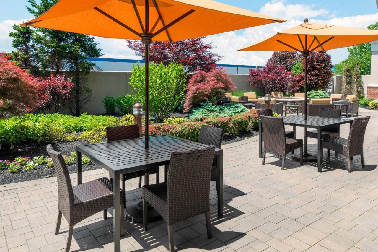| Courtyard by Marriott Buffalo Airport
