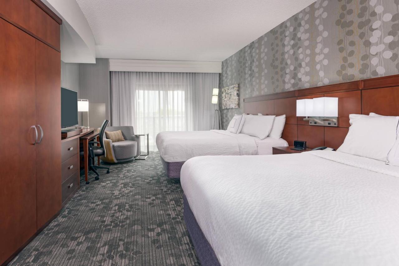 | Courtyard by Marriott Buffalo Airport