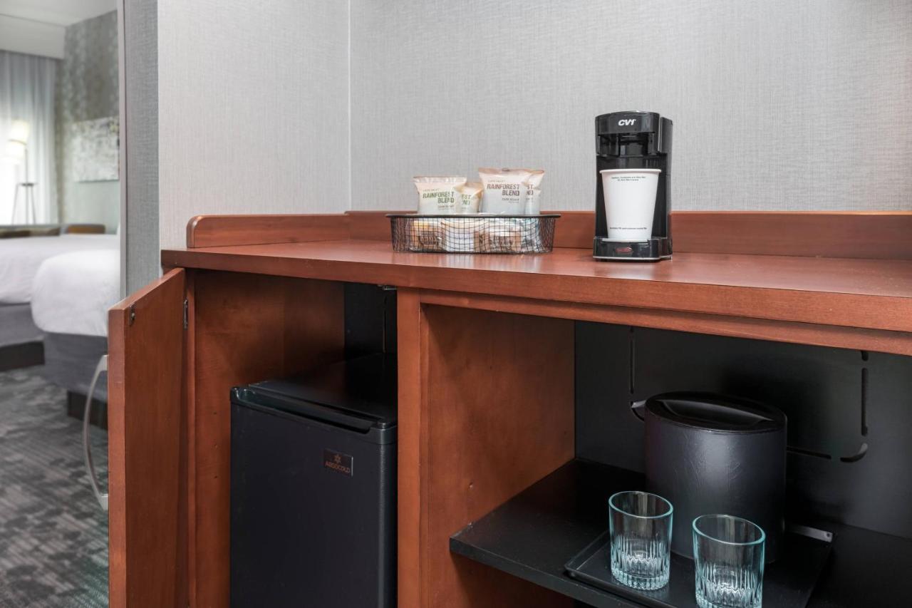 | Courtyard by Marriott Buffalo Airport