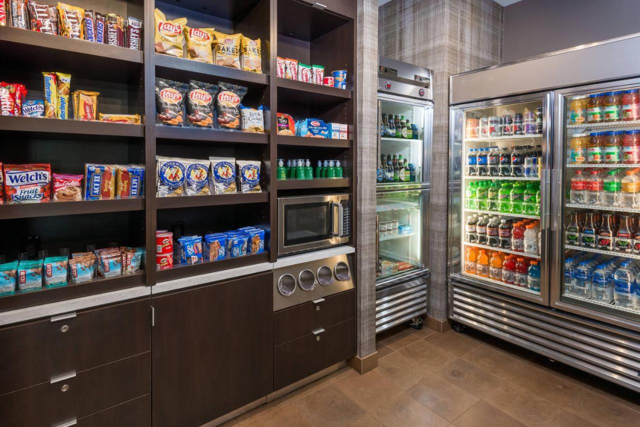 | Courtyard by Marriott Buffalo Airport
