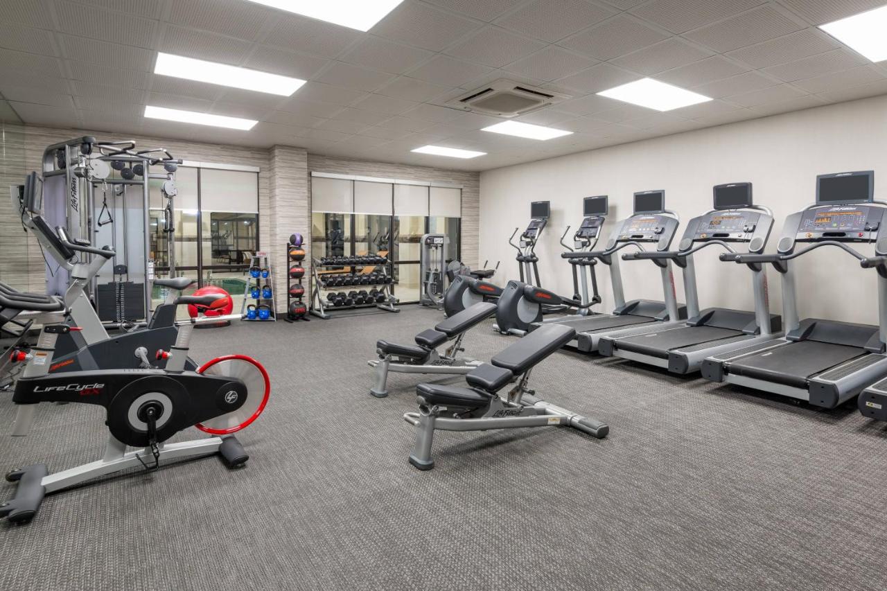 | Courtyard by Marriott Buffalo Airport
