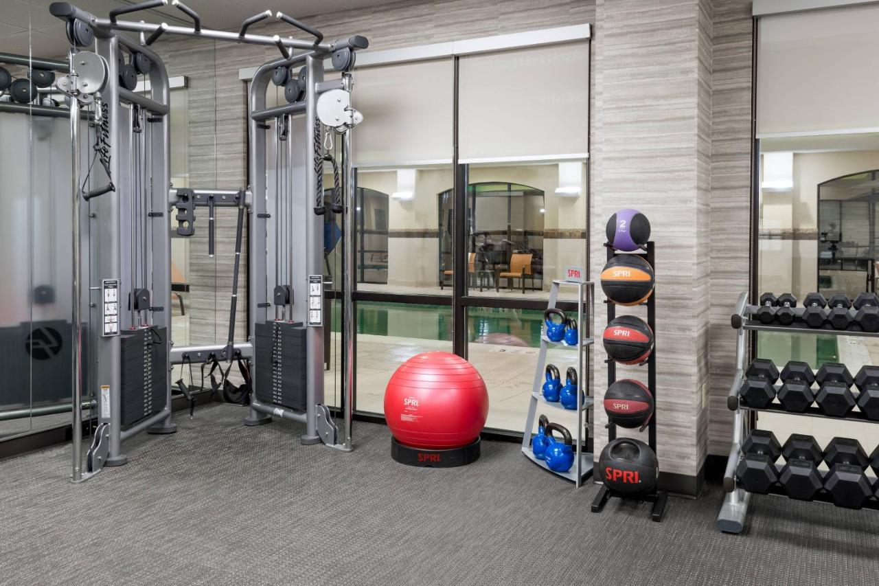 | Courtyard by Marriott Buffalo Airport