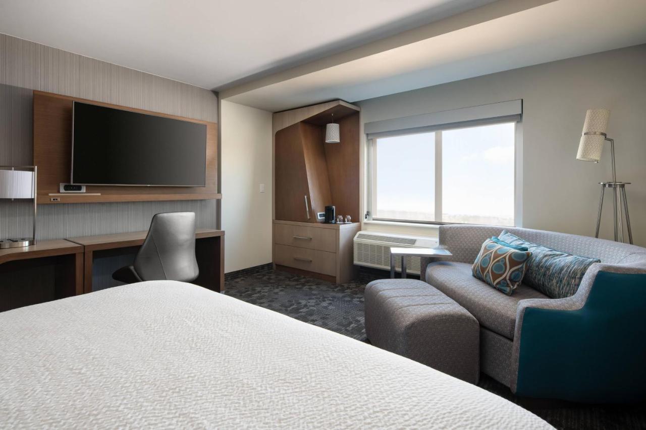Guest room, 1 King, Sofa bed, Mountain view at Courtyard by Marriott Loveland Fort Collins