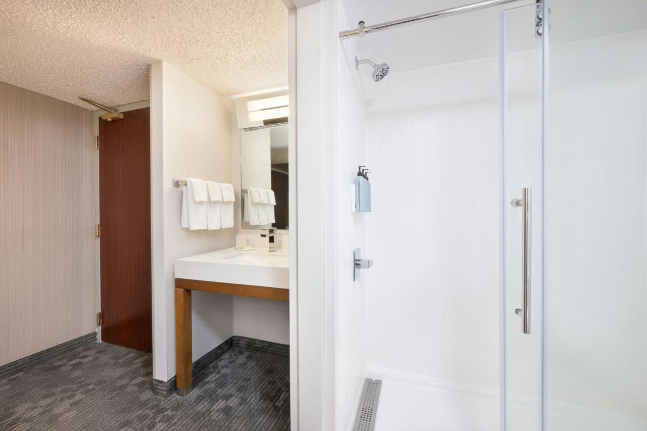 | Courtyard Greenville-Spartanburg Airport