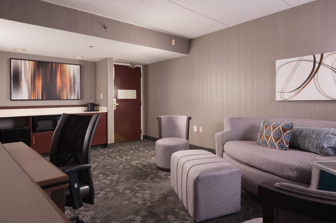 | Courtyard Greenville-Spartanburg Airport