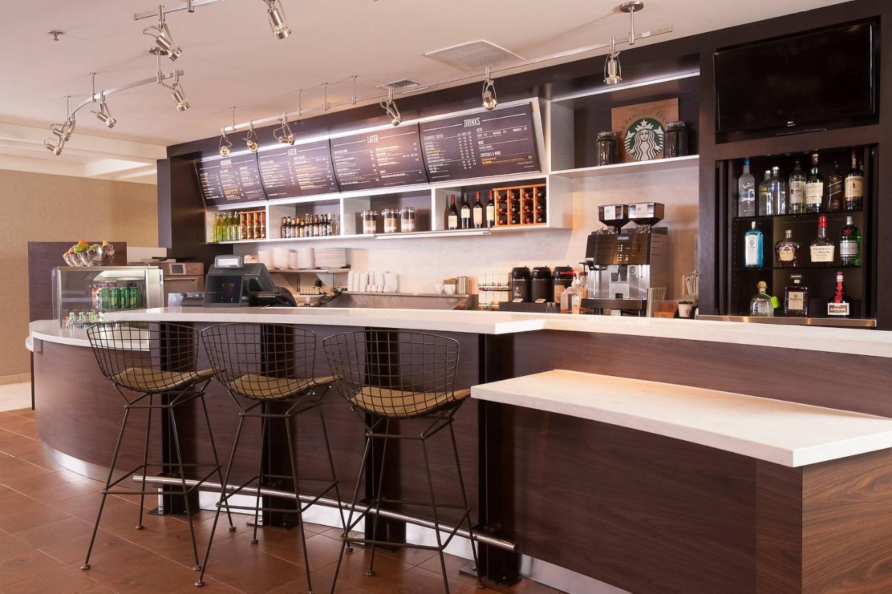| Courtyard Greenville-Spartanburg Airport