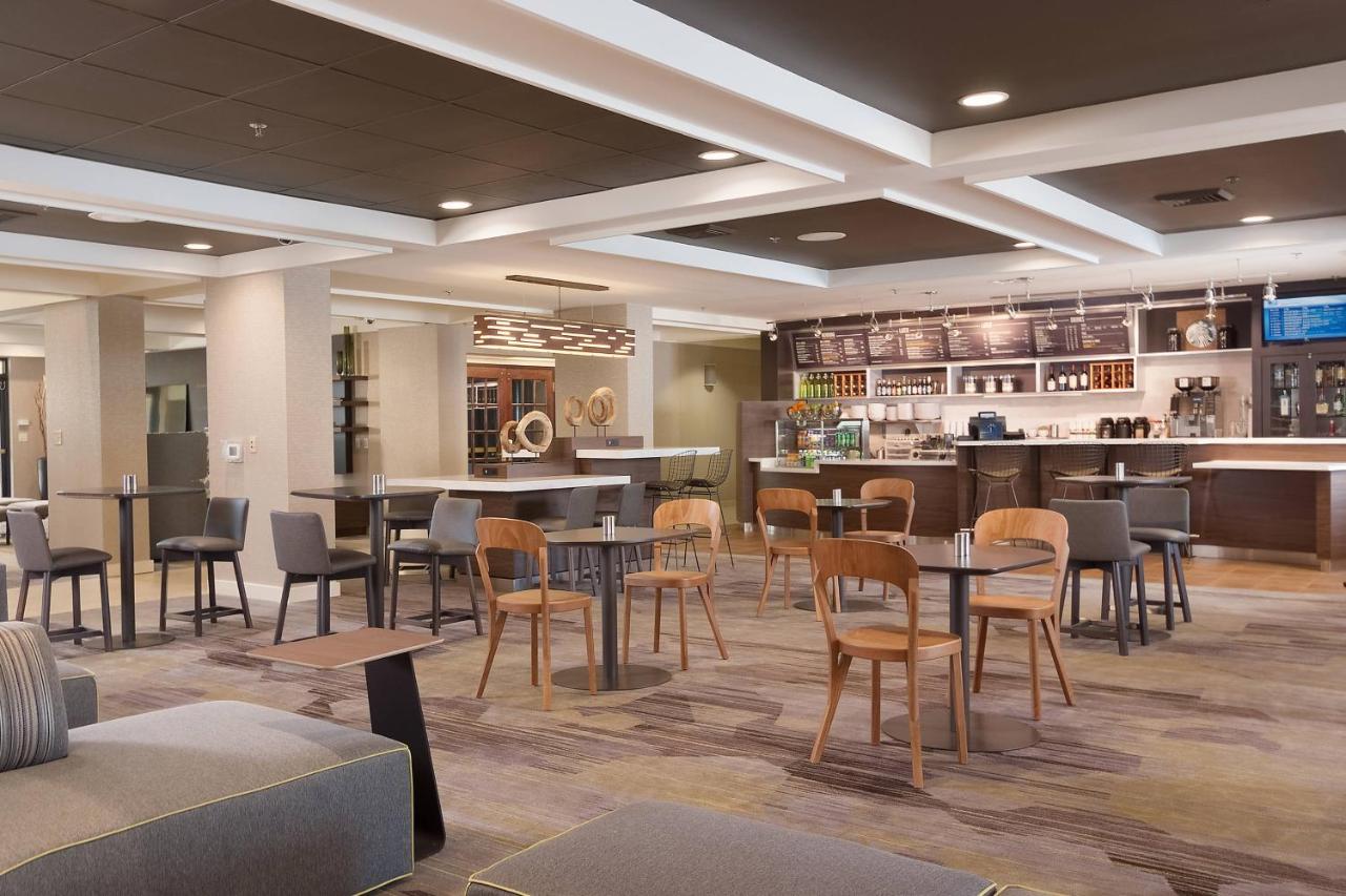 | Courtyard Greenville-Spartanburg Airport