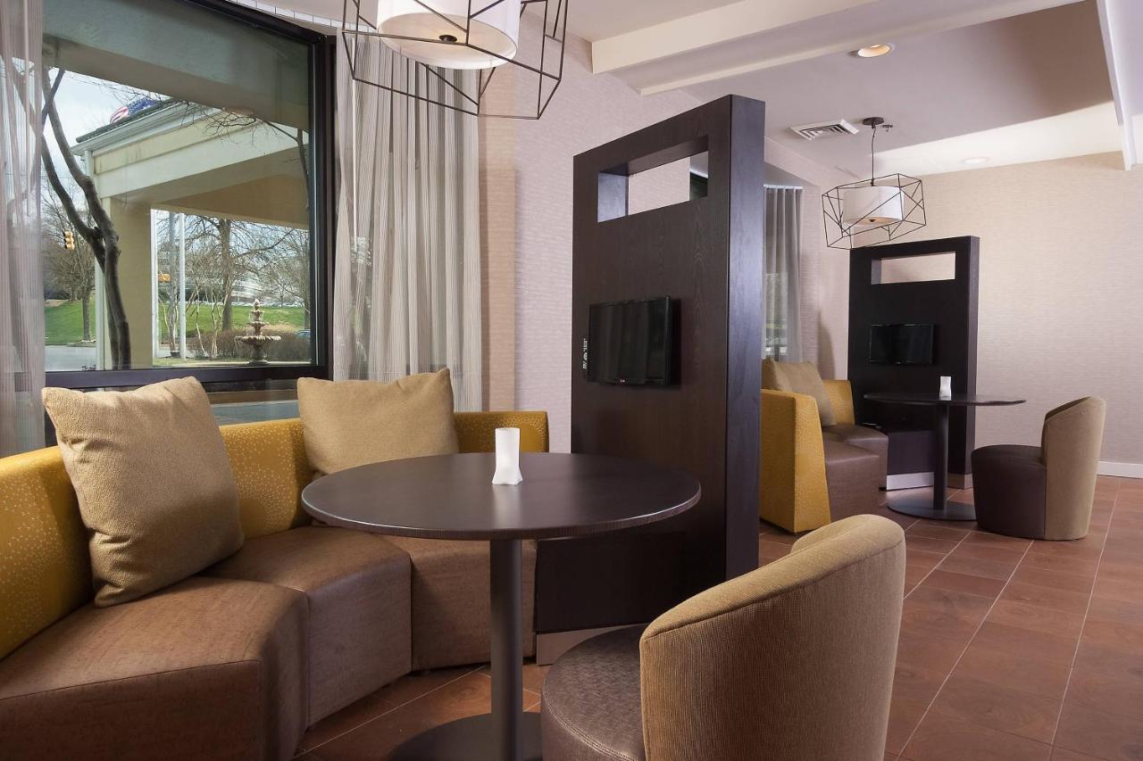 | Courtyard Greenville-Spartanburg Airport