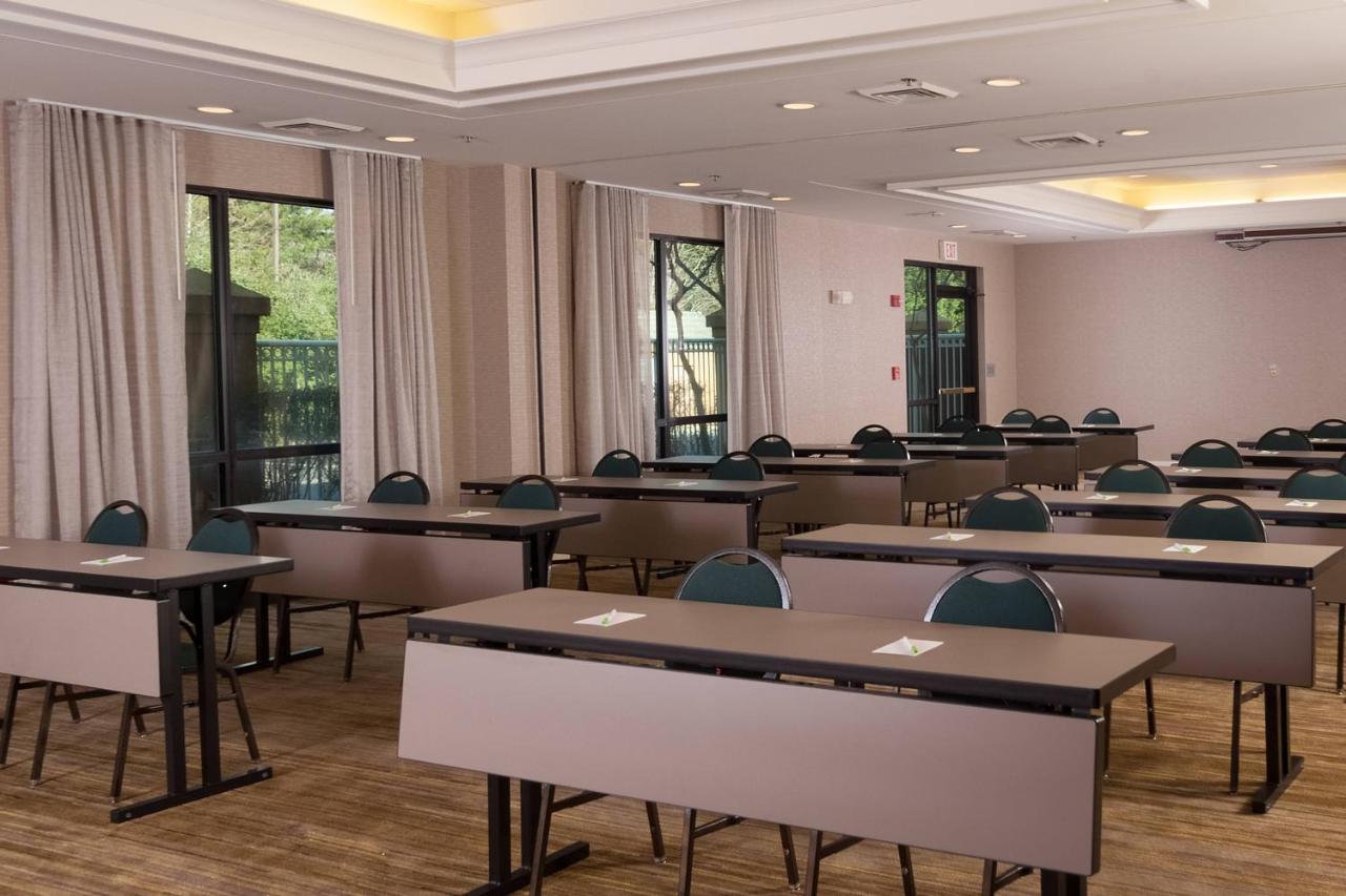 | Courtyard Greenville-Spartanburg Airport