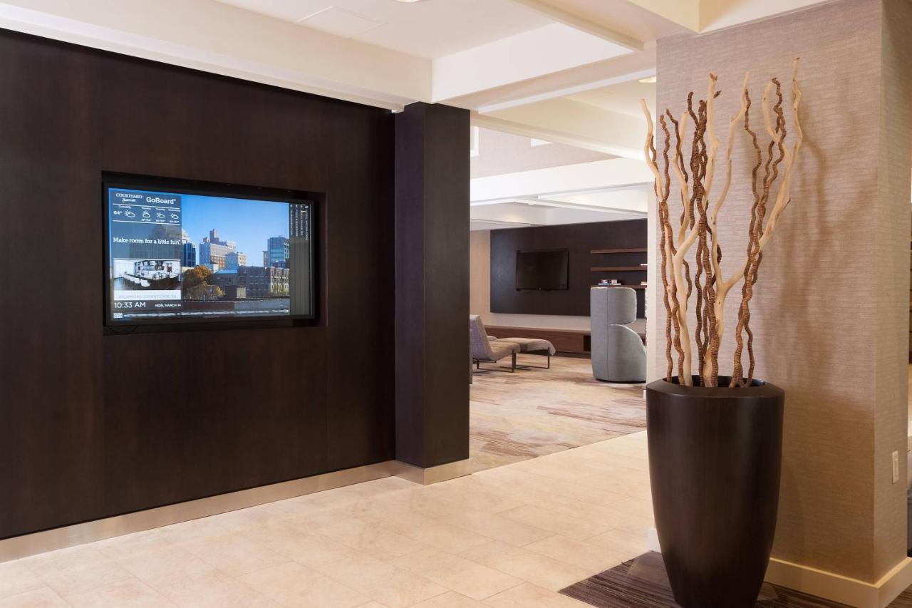 | Courtyard Greenville-Spartanburg Airport