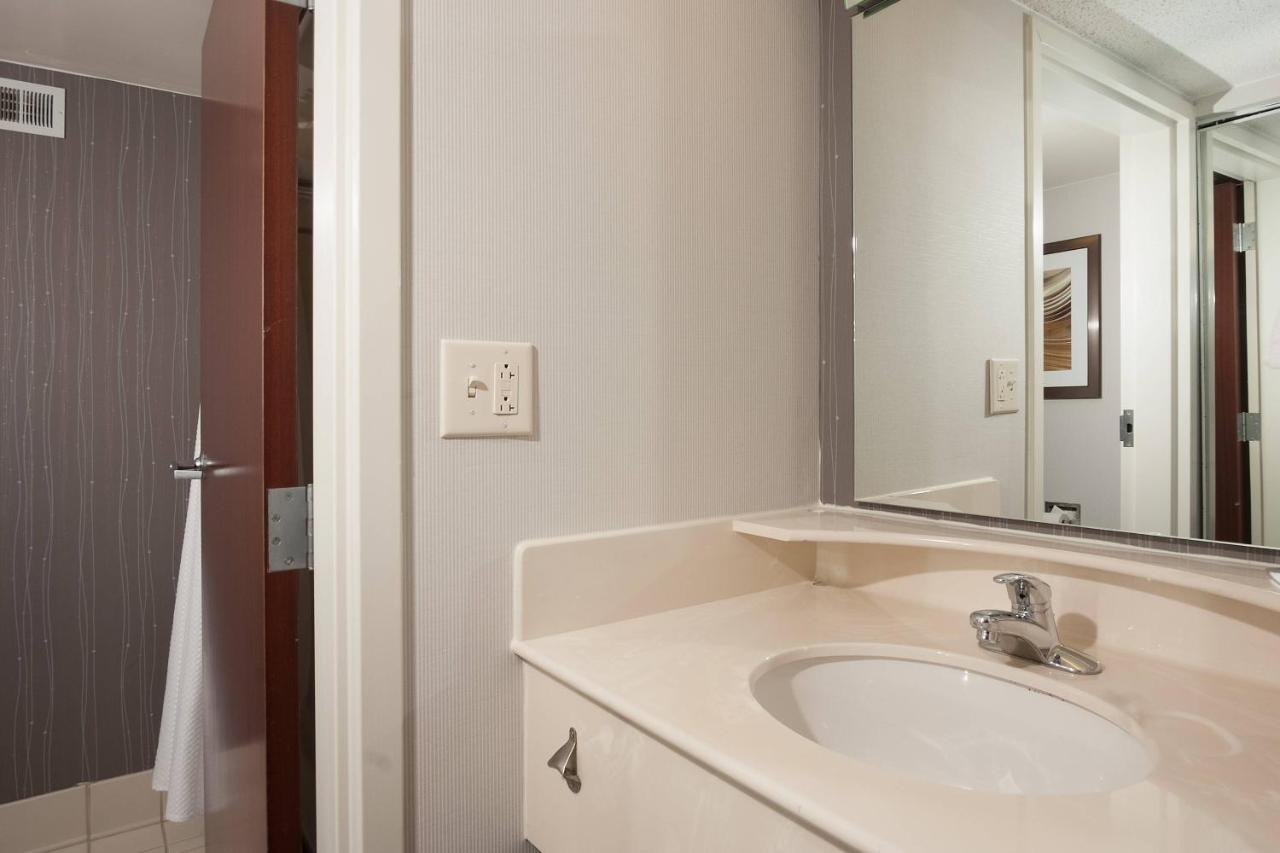 | Courtyard Greenville-Spartanburg Airport