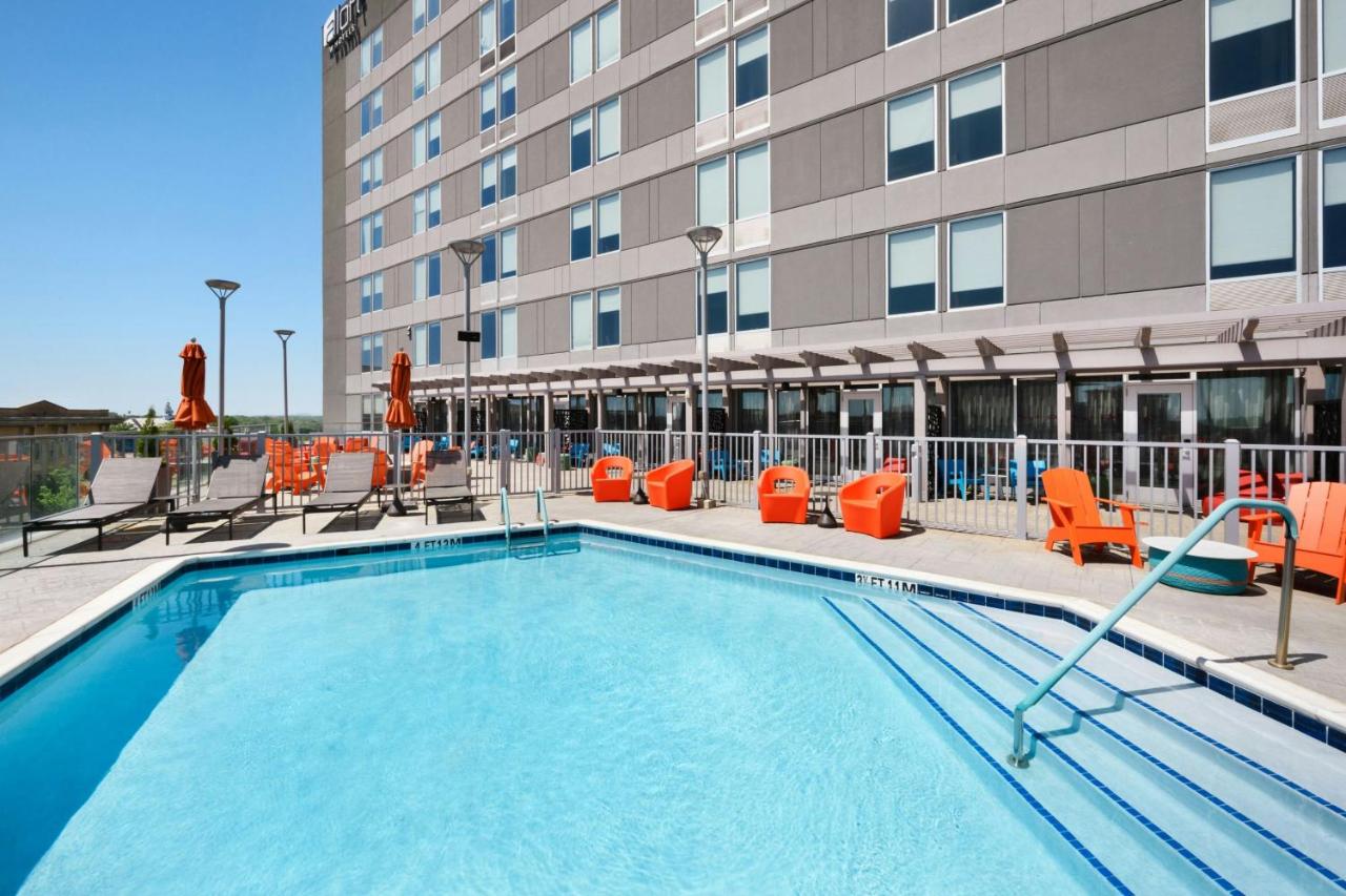 | Aloft Greenville Downtown