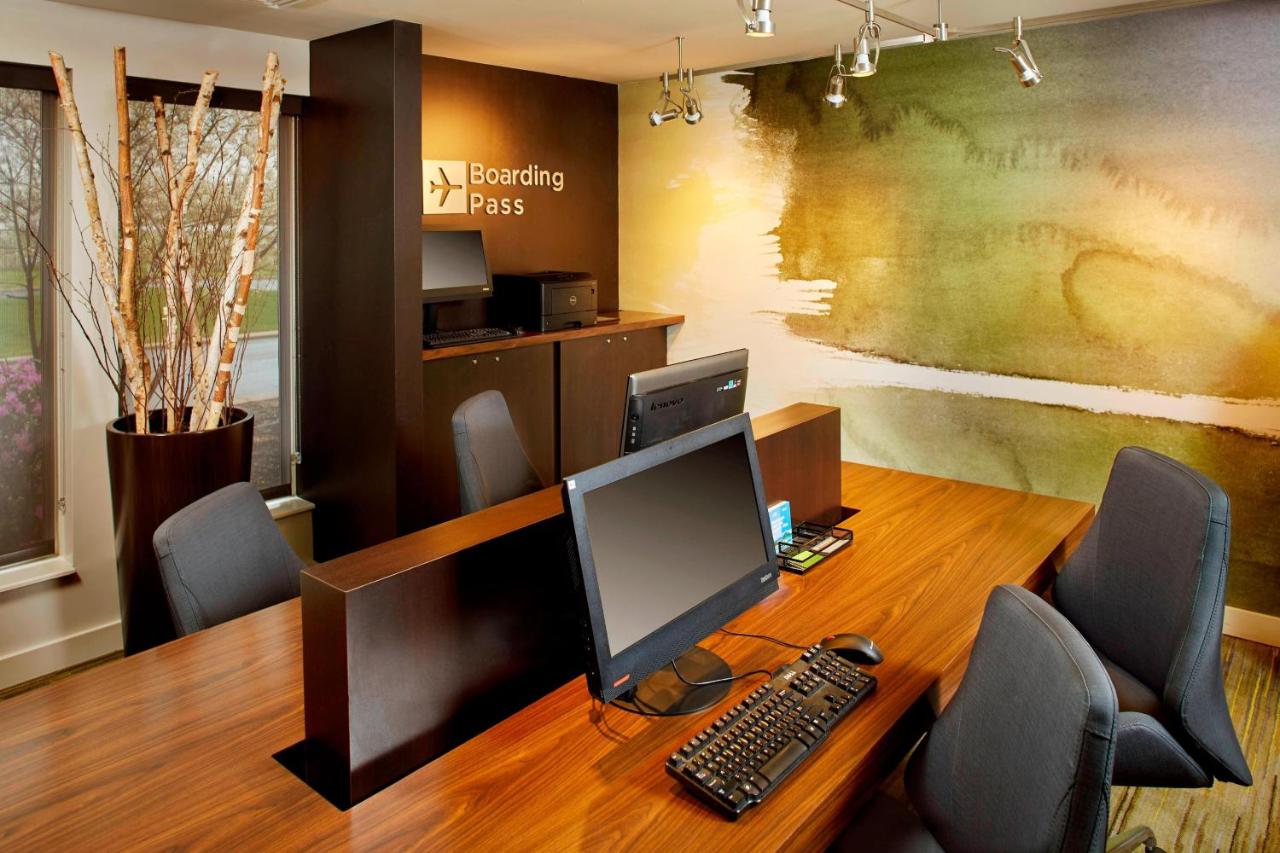 | Courtyard by Marriott Lansing