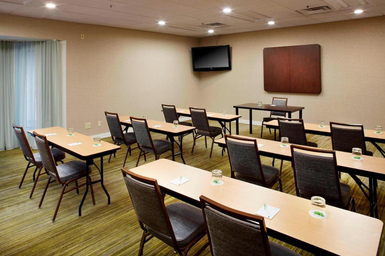 | Courtyard by Marriott Lansing