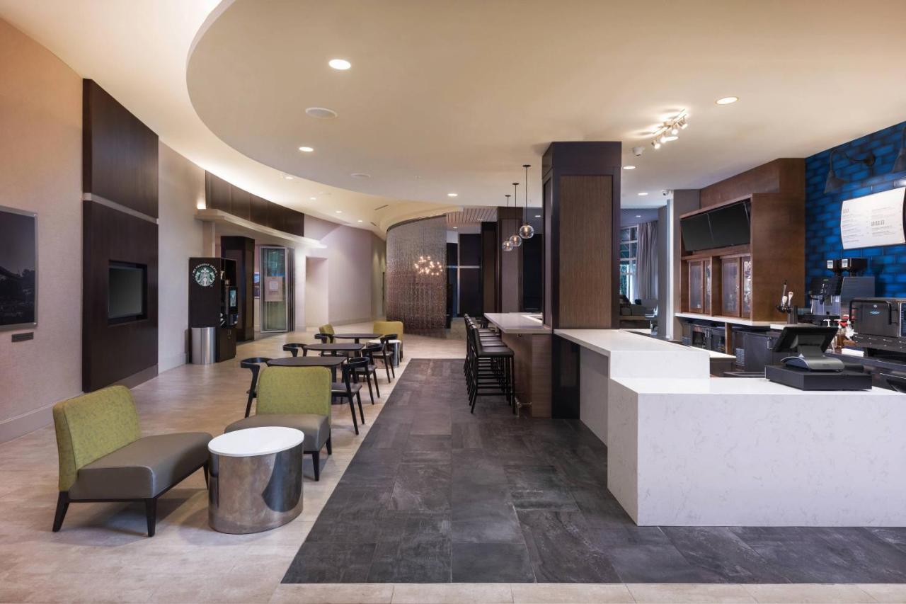 | Courtyard Greenville Downtown