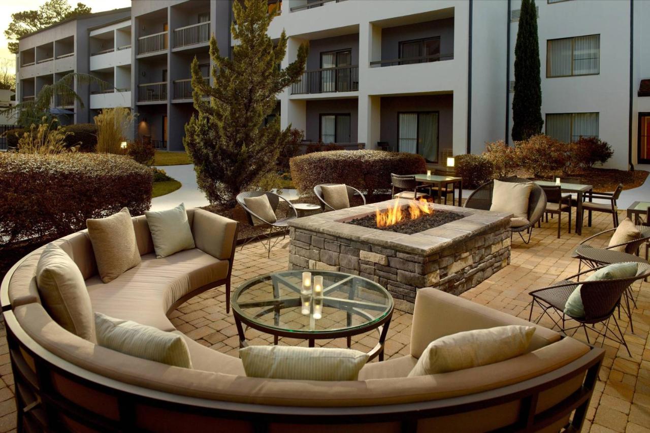 | Courtyard Greenville Haywood Mall