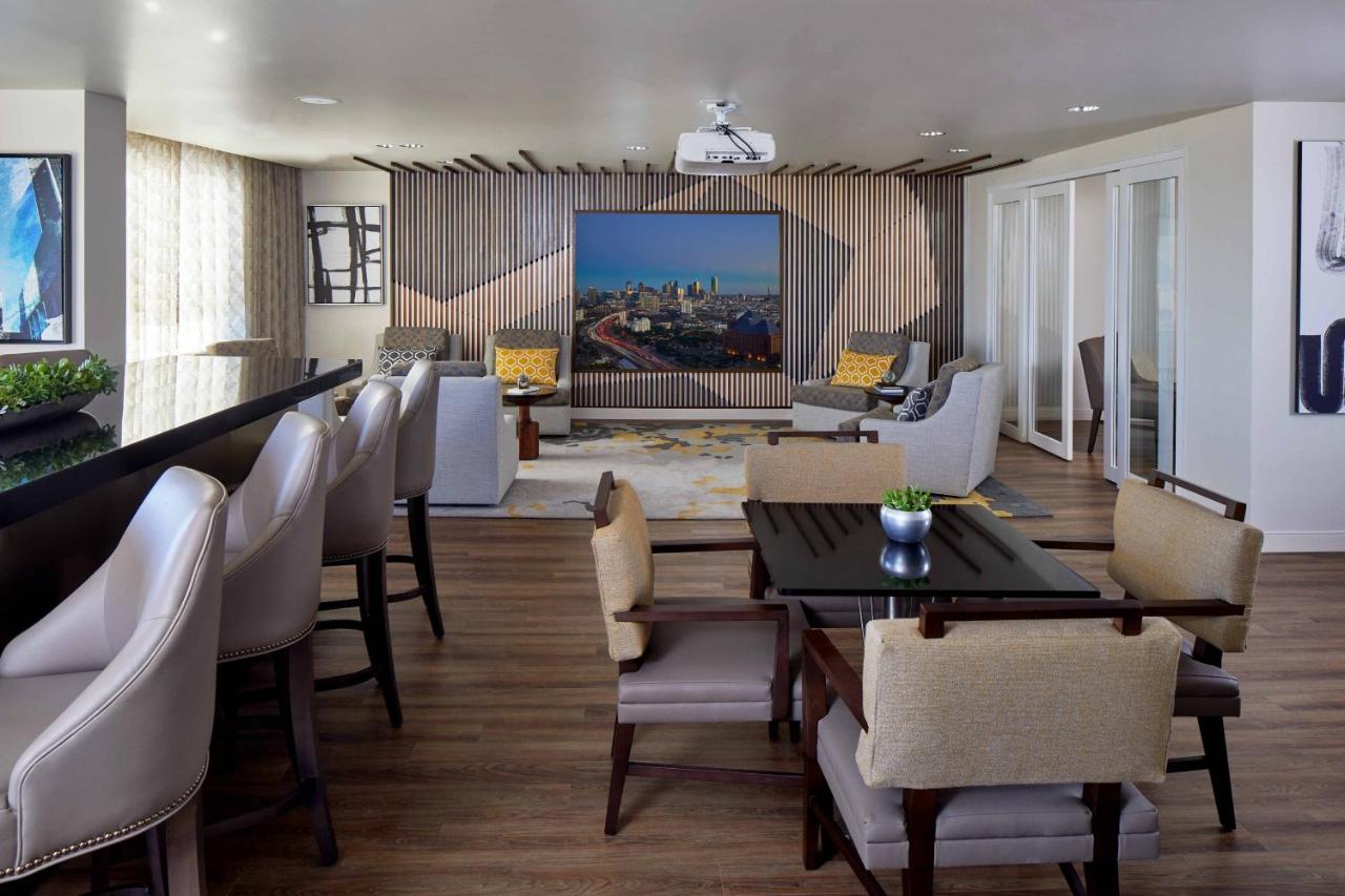 | Renaissance Dallas Hotel