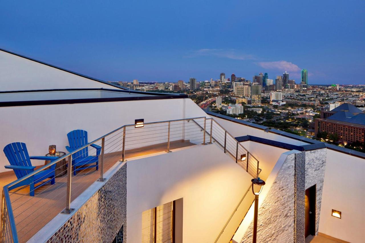 | Renaissance Dallas Hotel