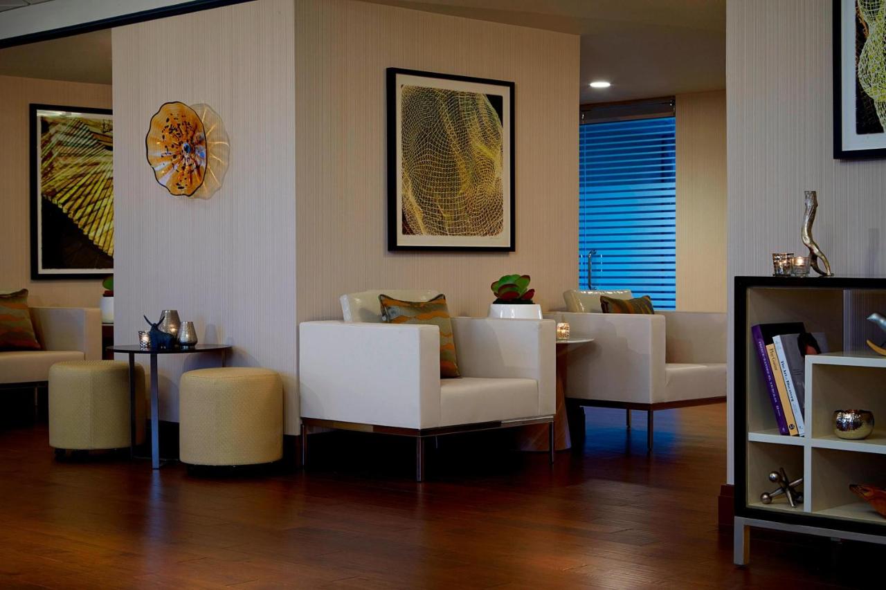 | Renaissance Dallas Hotel