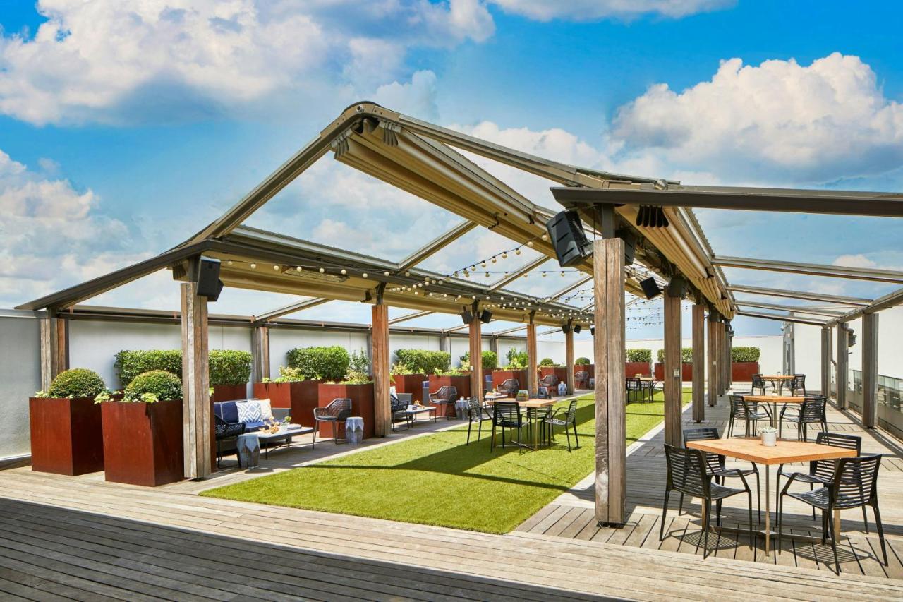| Renaissance Dallas Hotel